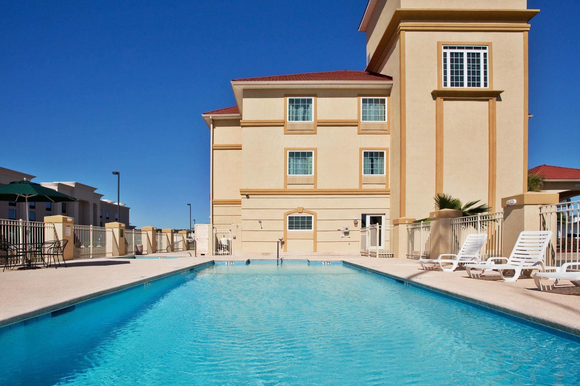 La Quinta By Wyndham Kingsland/Kings Bay Naval B Hotel Exterior foto